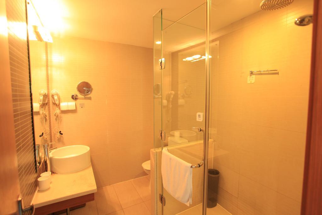 Ji Hotel Wuhan Guanggu Plaza Habitación foto